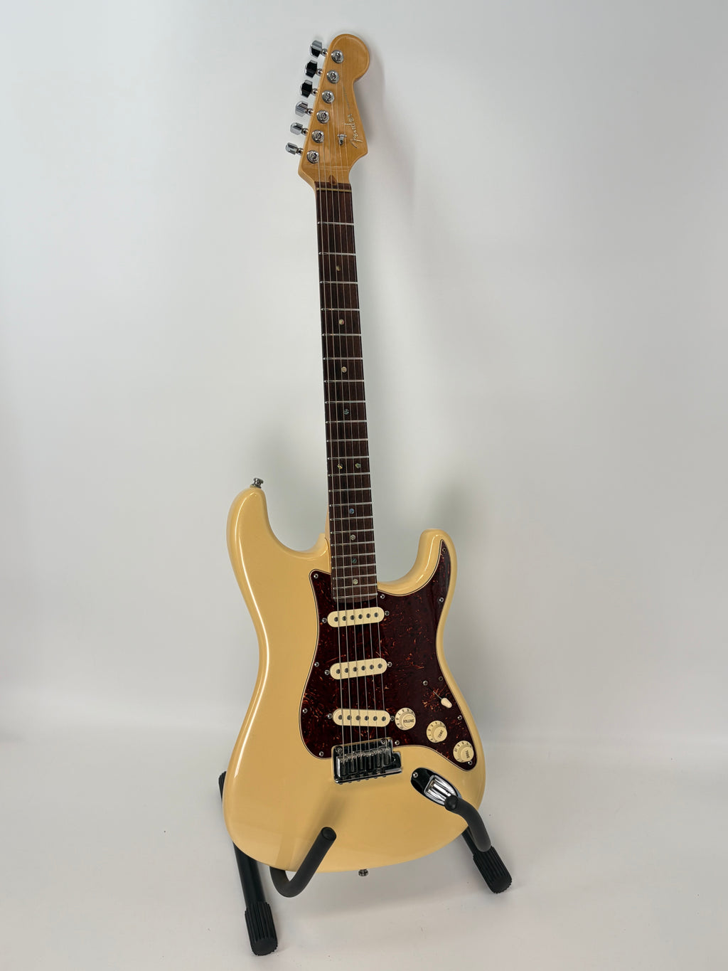 Fender American Deluxe Stratocaster - kremowy, SSS