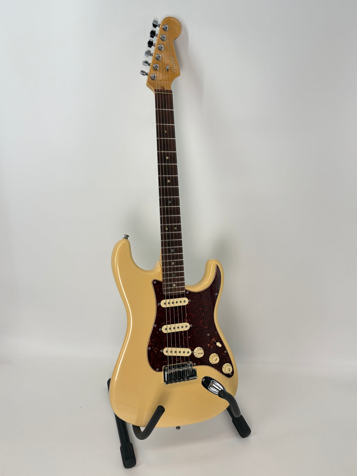 Fender American Deluxe Stratocaster - kremowy, SSS