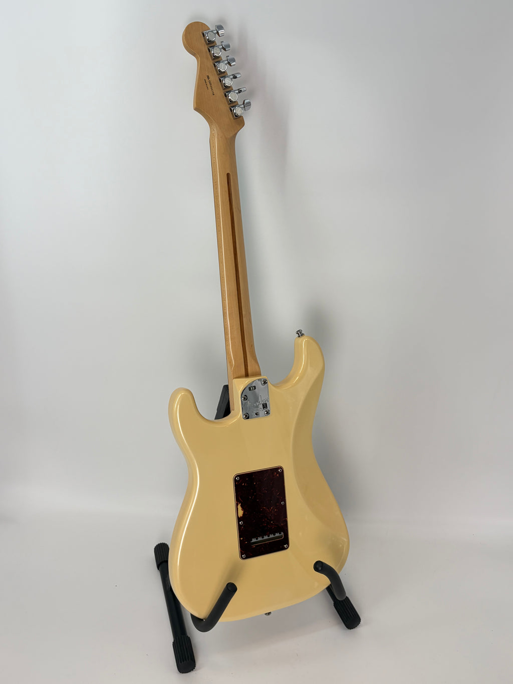 Fender American Deluxe Stratocaster - kremowy, SSS