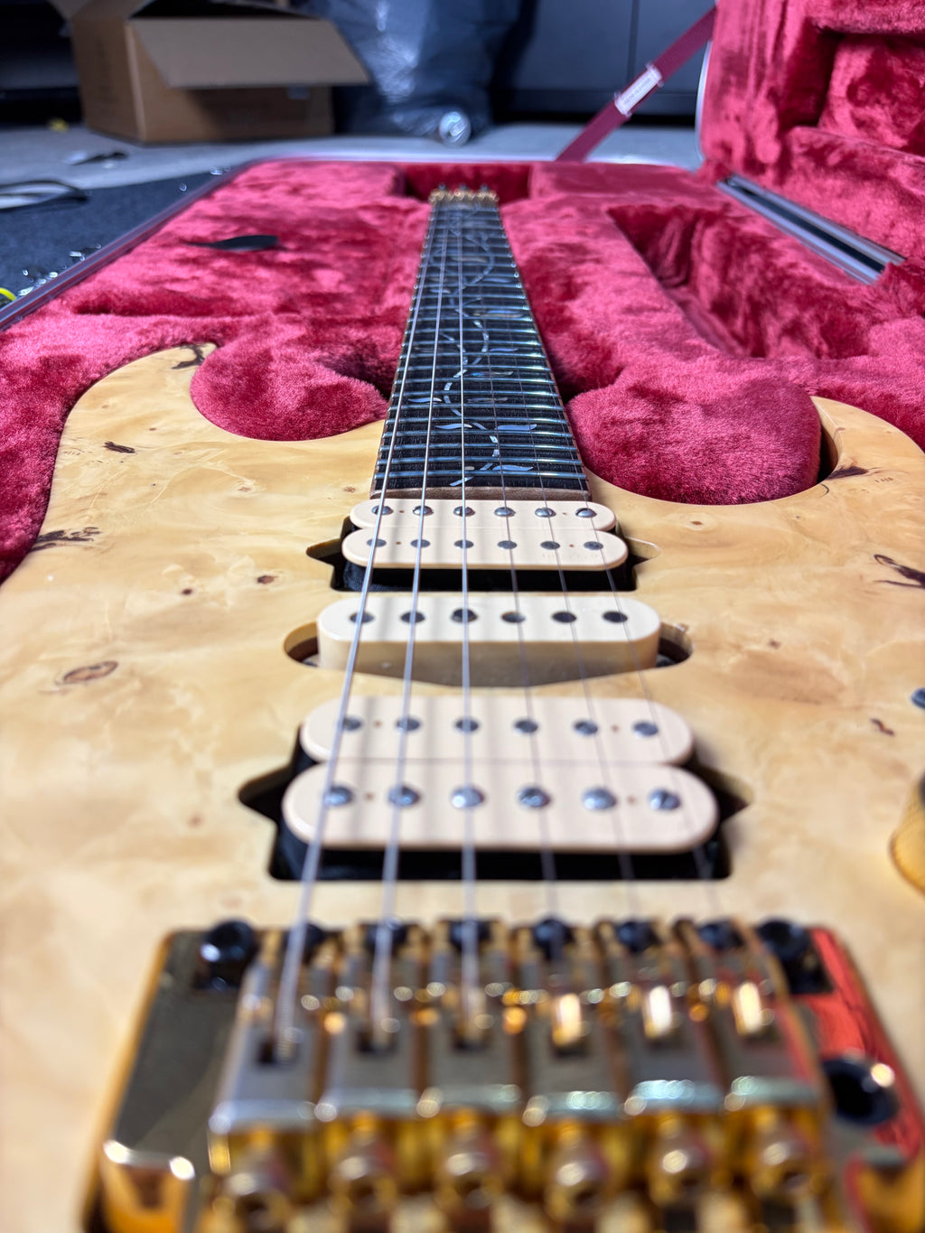 Ibanez RG8570BB