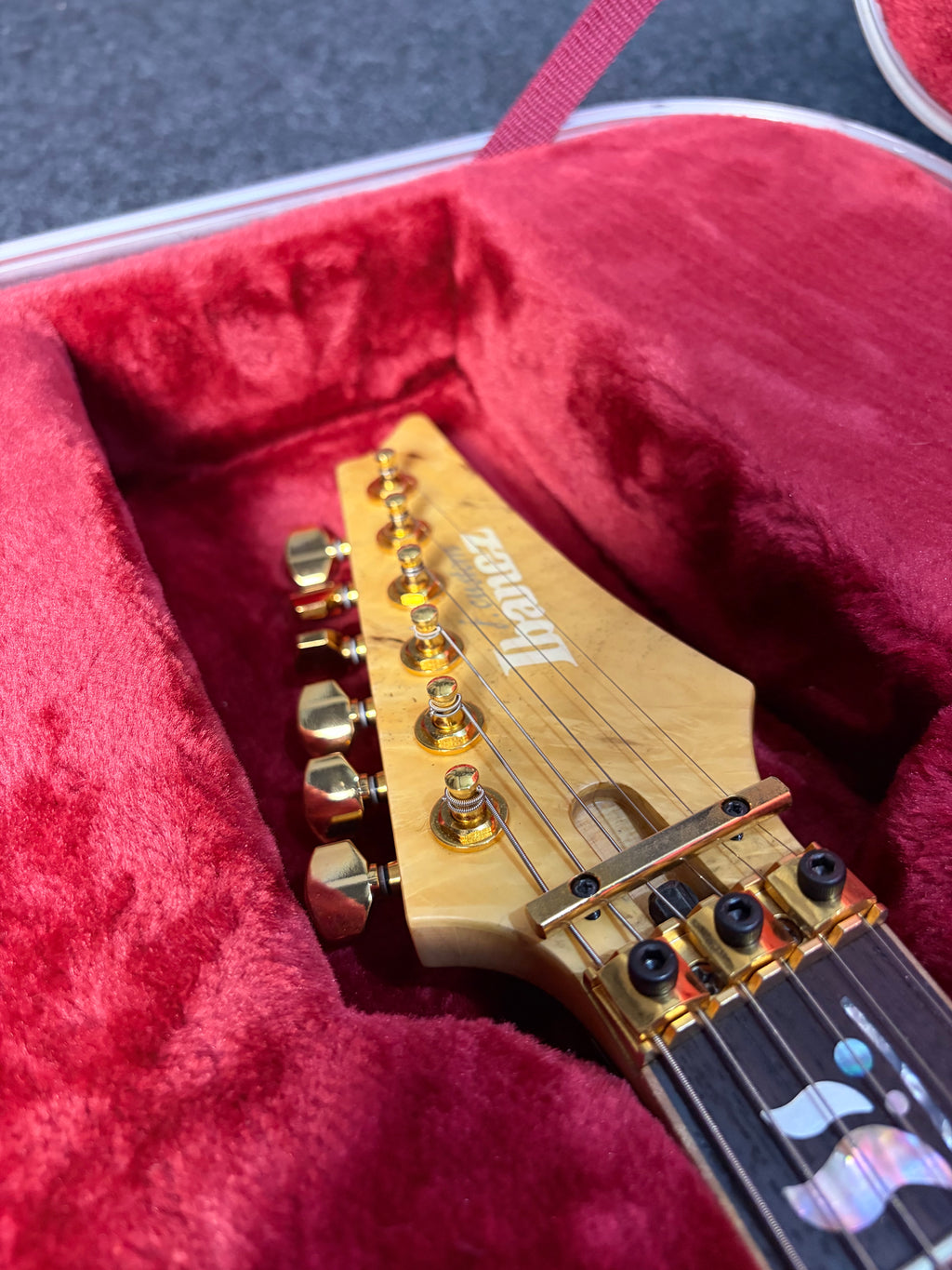 Ibanez RG8570BB